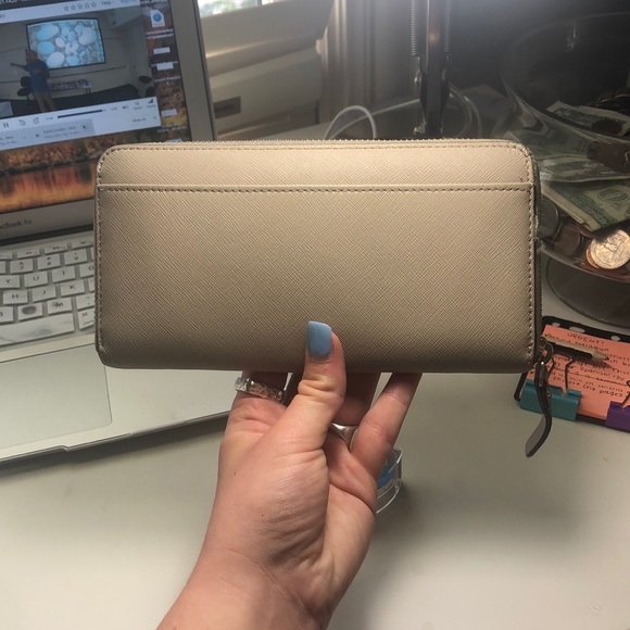 Wallet - Picture 2 of 5